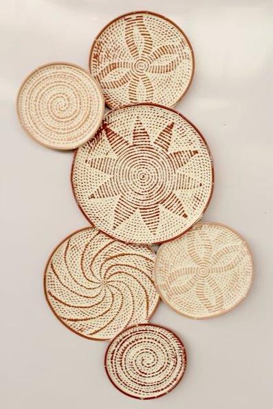 6 METAL WHITE & TERRACOTTA PLATES WALL HANGING